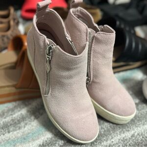 Skechers Light Pink High-Top Sneakers